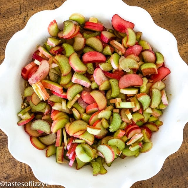 rhubarb in a pie plate