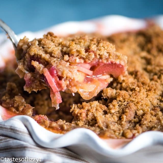 Easy Rhubarb Crisp Recipe Easy Rhubarb Crumble With Oatmeal 