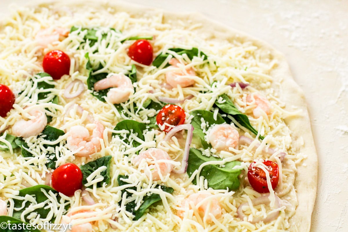 Shrimp Alfredo Pizza Recipe {Easy Weeknight Leftovers Meal}