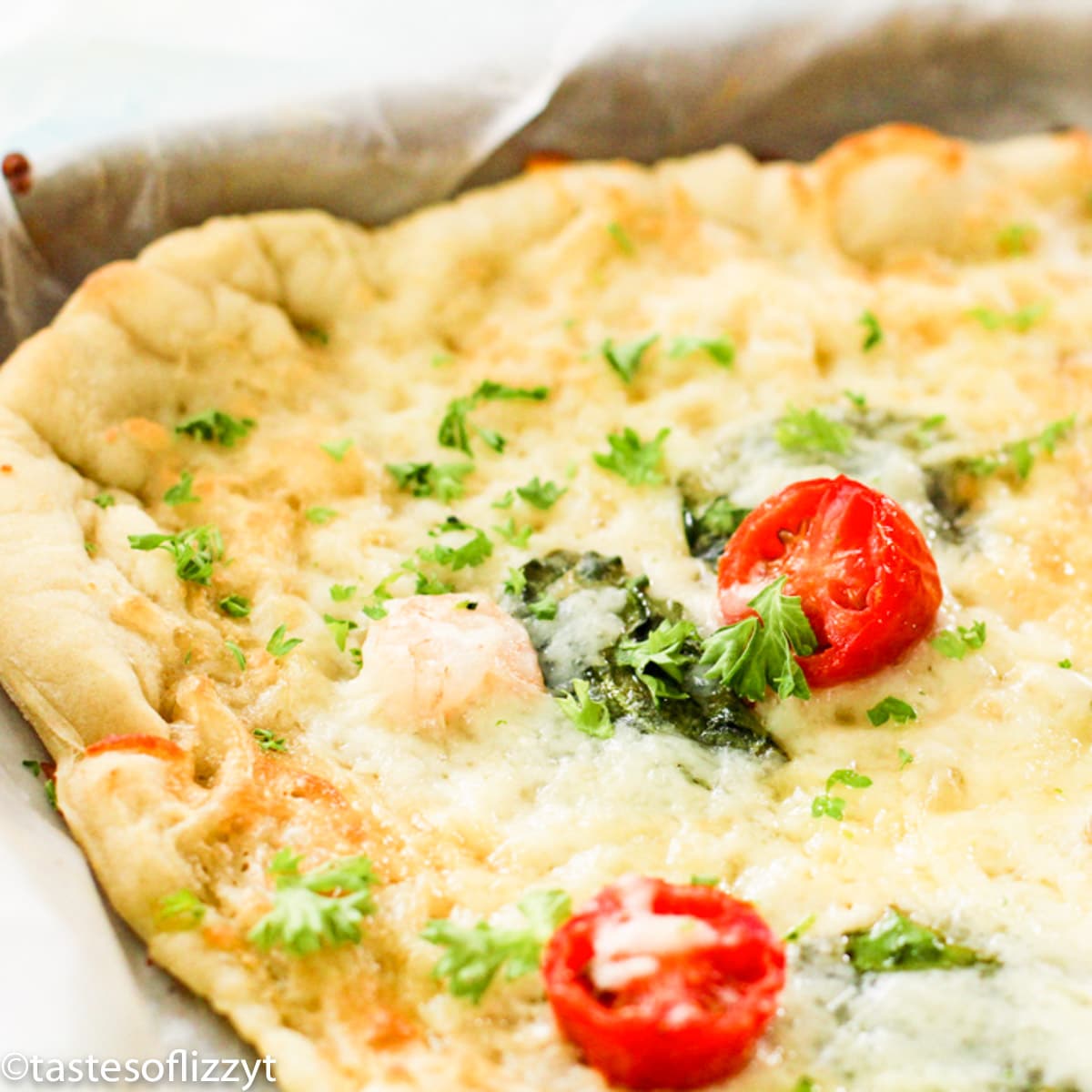 Shrimp Alfredo Pizza Recipe {Easy Weeknight Leftovers Meal}