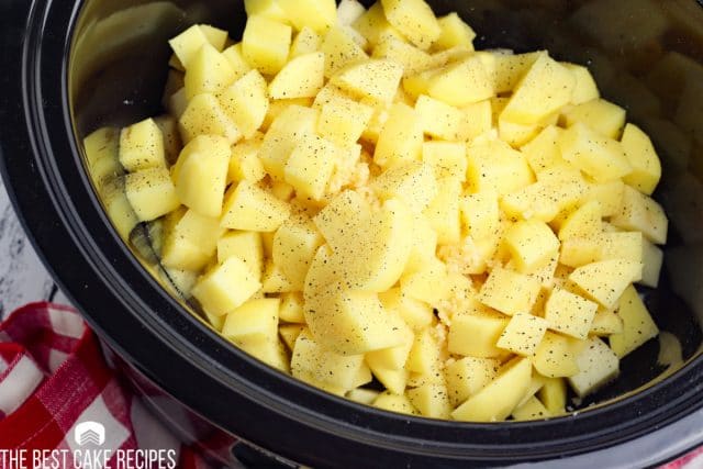 Garlic mashed potatoes in the slow cooker