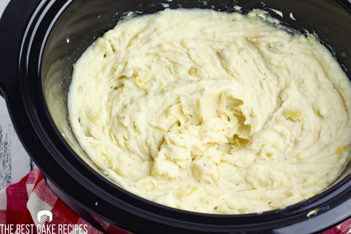 Slow Cooker Garlic Mashed Potatoes Recipe with Cheddar Cheese