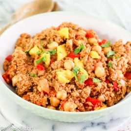 A bowl of food with Picadillo