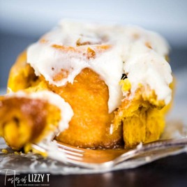 gooey pumpkin cinnamon rolls