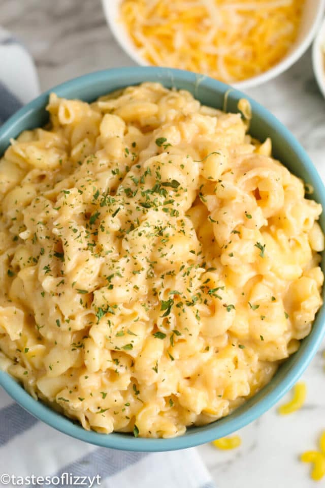 macaroni and cheese in a bowl