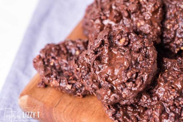 A close up of a piece of chocolate cookies