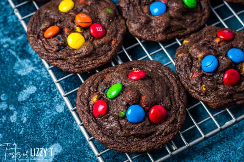 chocolate cookies on cookie rack