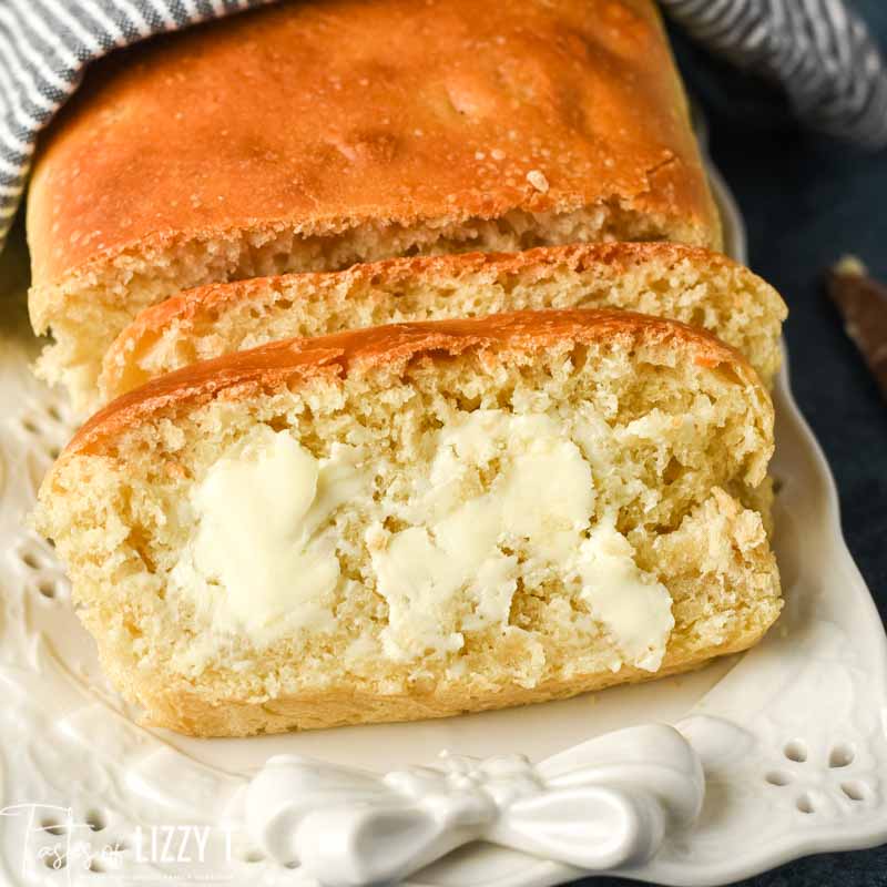 https://www.tastesoflizzyt.com/wp-content/uploads/2020/04/Amish-White-Sourdough-Bread-17.jpg