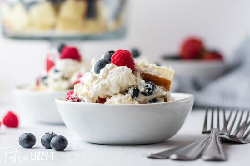 bowl of berry trifle