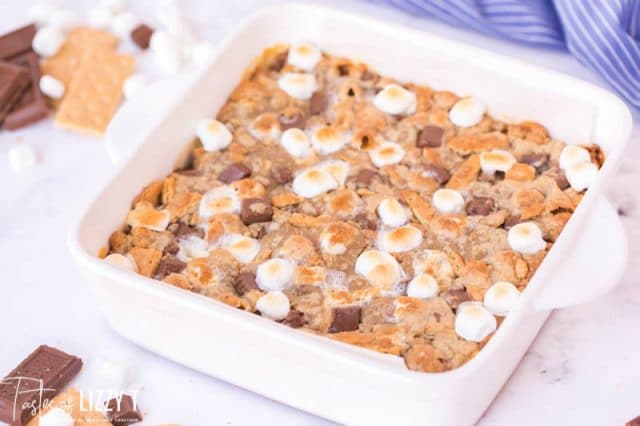 baking pan with s'mores blondies