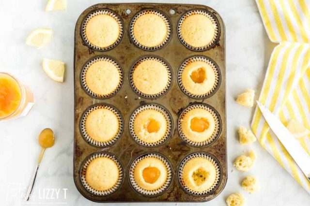 how to fill cupcakes with lemon curd