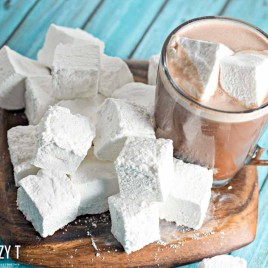 hot chocolate with homemade marshmallows