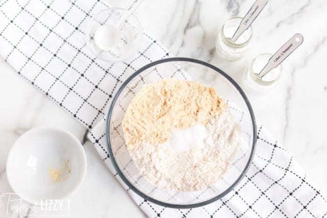 dry ingredients for cookies in mixing bowl