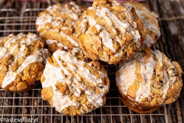 pile of streusel apple butter muffins