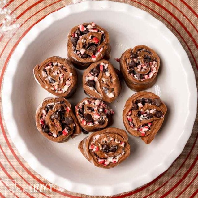 unbaked sweet rolls in a round baking pan