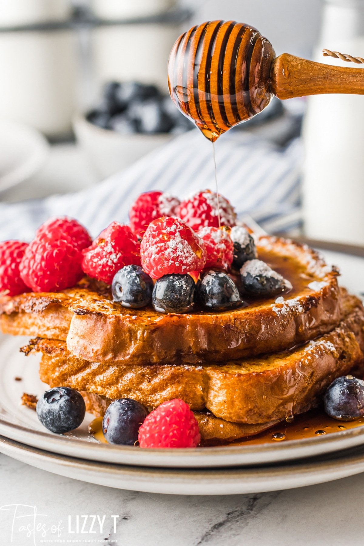 https://www.tastesoflizzyt.com/wp-content/uploads/2020/12/baked-french-toast-1200-1.jpg