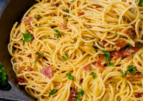 pasta carbonara in a cast iron skillet