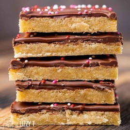 stack of 5 shortbread bars