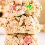 stack of 3 lucky charms cereal bars