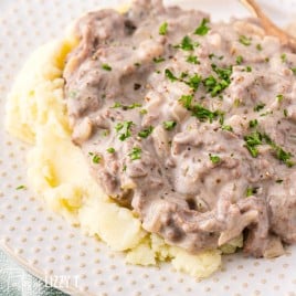 hamburger gravy over mashed potatoes