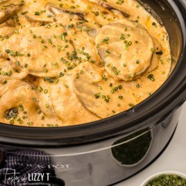 potatoes au gratin in a slow cooker