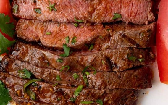 closeup of sliced flat iron steak