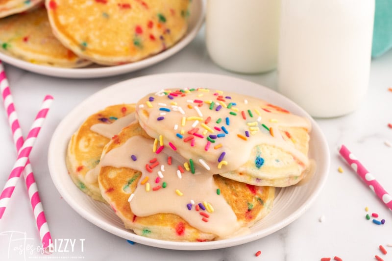 Funfetti Pancakes {Easy Birthday Pancakes} Tastes of Lizzy T