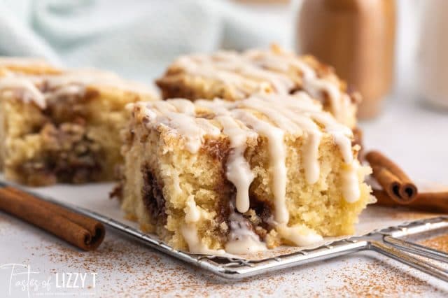 cinnamon roll cake on a table