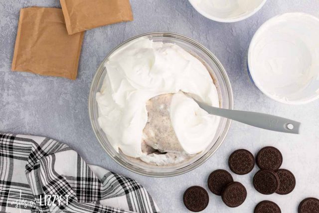 folding cool whip into pudding