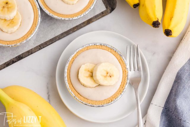 mini banana cheesecake in a graham cracker crust