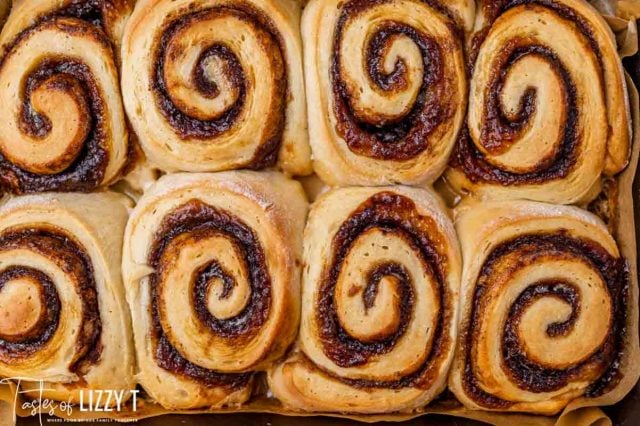 unfrosted cinnamon rolls in a pan