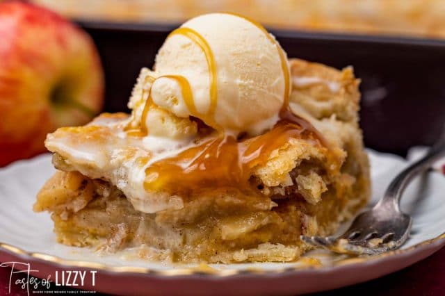 apple pie bar with ice cream and caramel