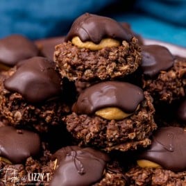 a pile of no bake cookies with peanut butter and chocolate