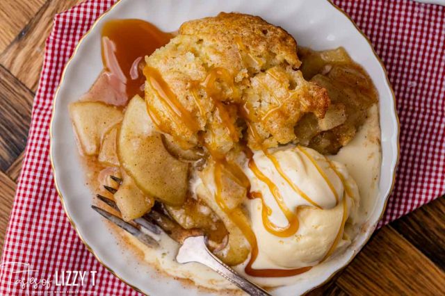 overhead view of plate of apple cobbler a la mode