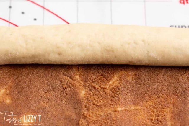 how to roll cinnamon roll dough