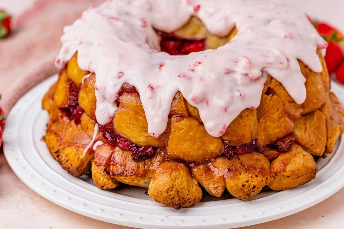 monkey bread with strawberry glaze