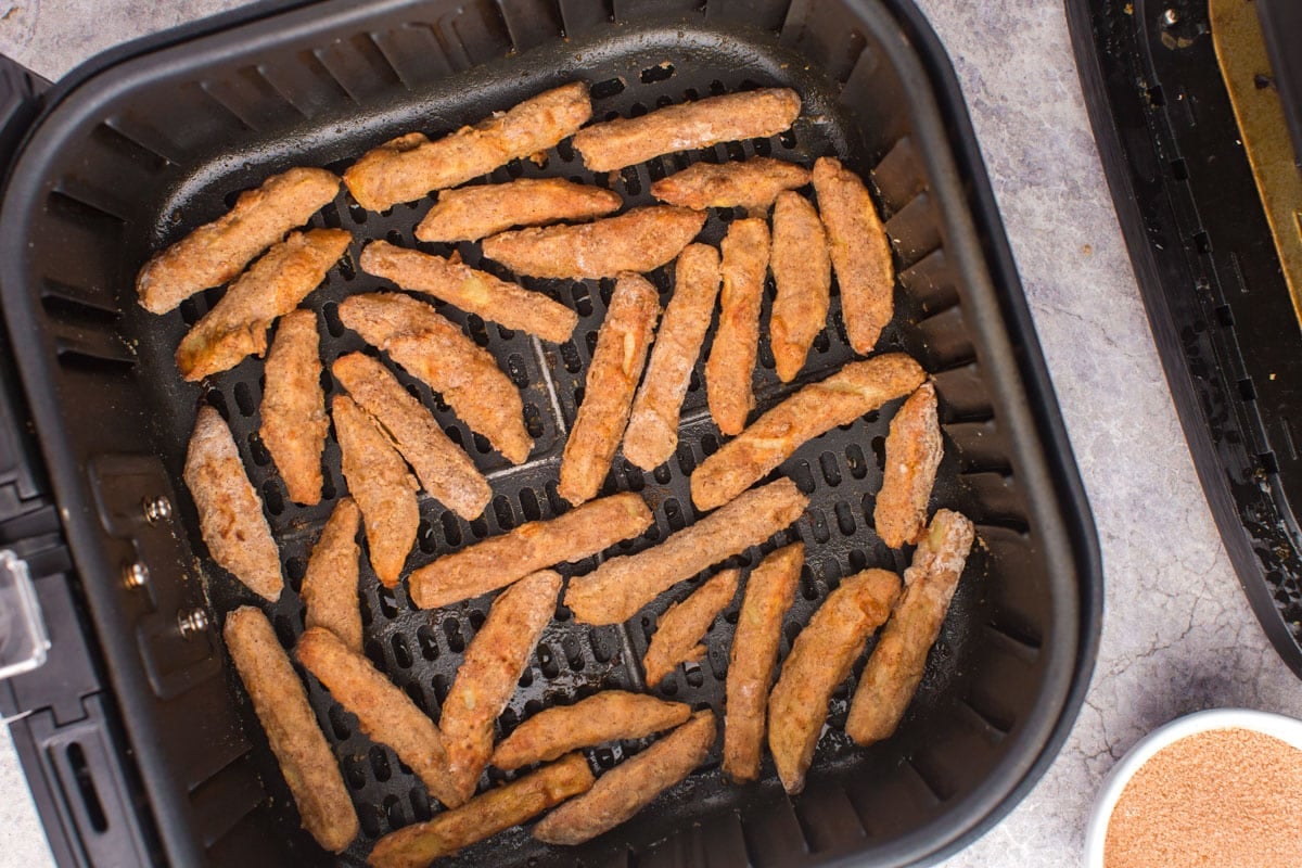 apple fries cooked in an air fryer