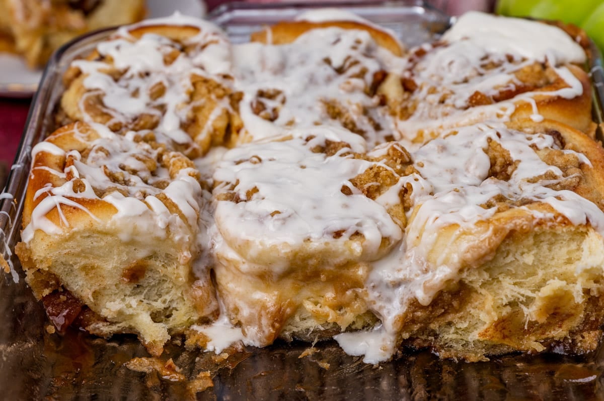 apple crumb cinnamon rolls in a pan
