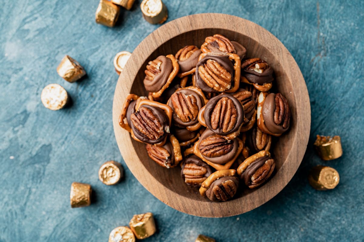 Rolo Pretzel Turtles {Homemade Candy} Tastes of Lizzy T