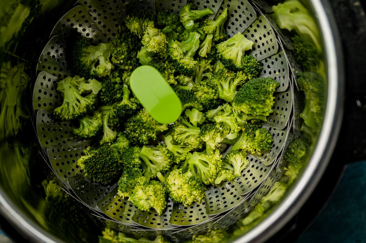 steamed broccoli in the instant pot