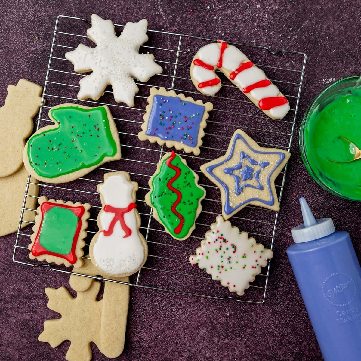 Use Clear Squeeze Bottles for Royal Icing to decorate Cookies