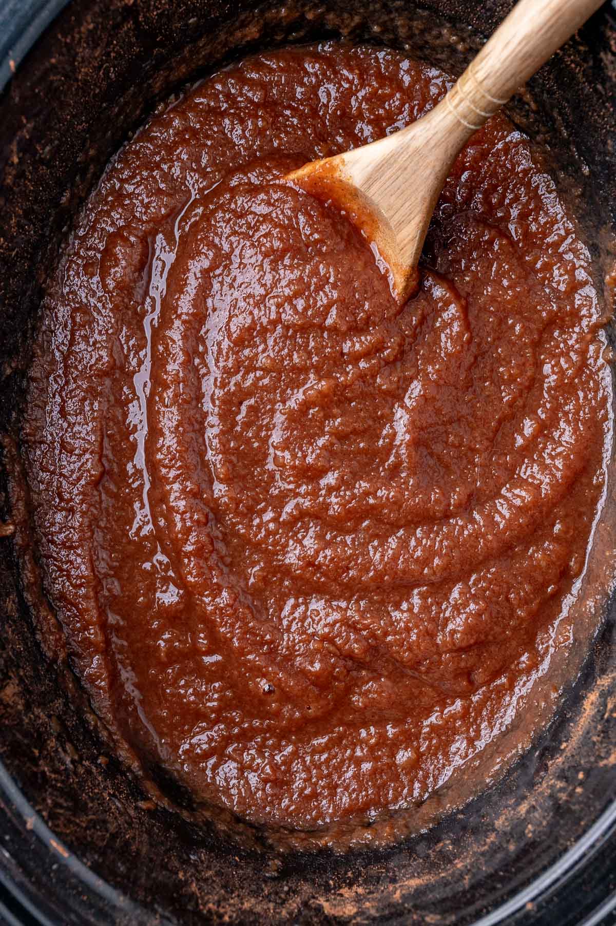 https://www.tastesoflizzyt.com/wp-content/uploads/2023/09/apple-butter_-7.jpg