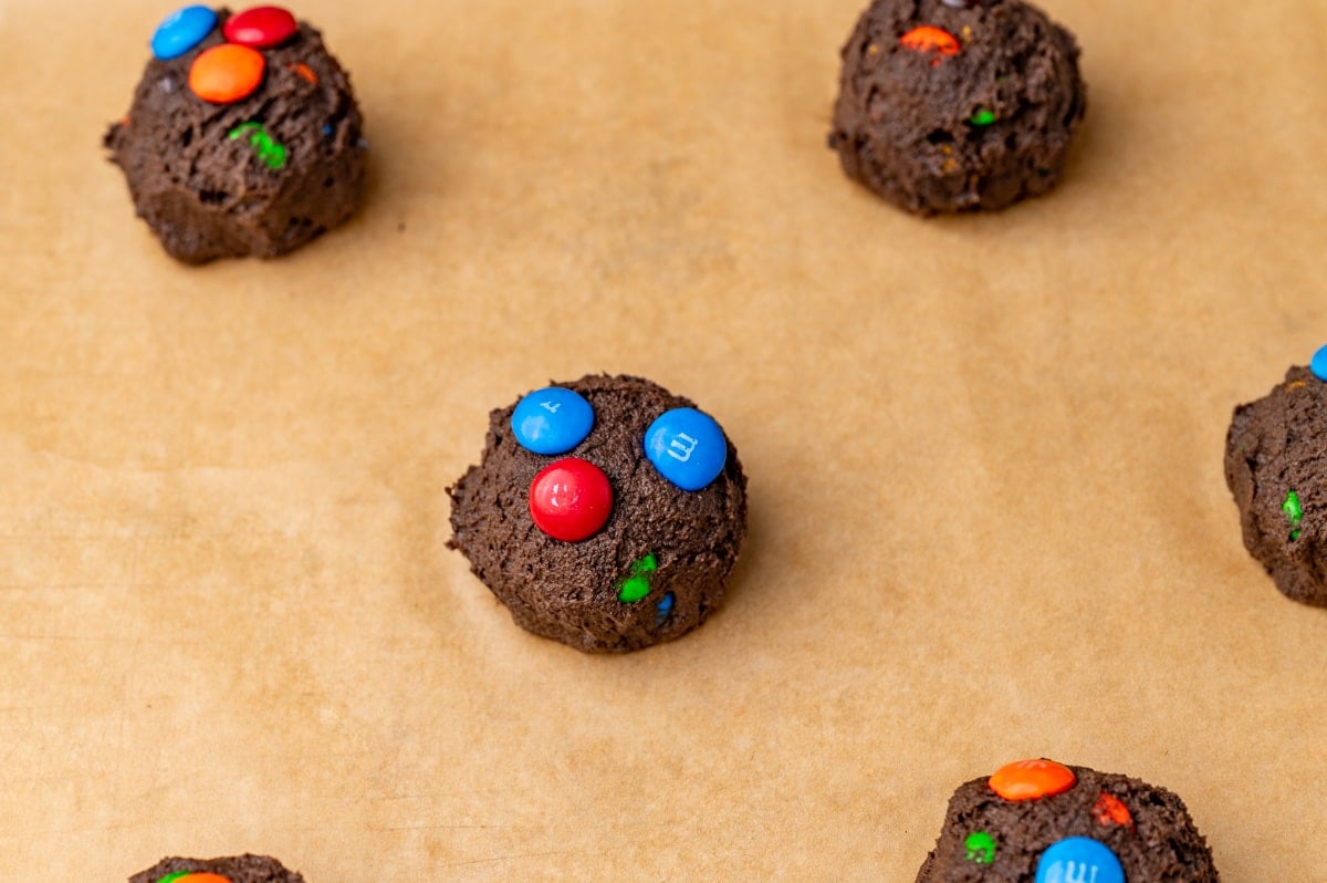 unbaked chocolate m&m cookies