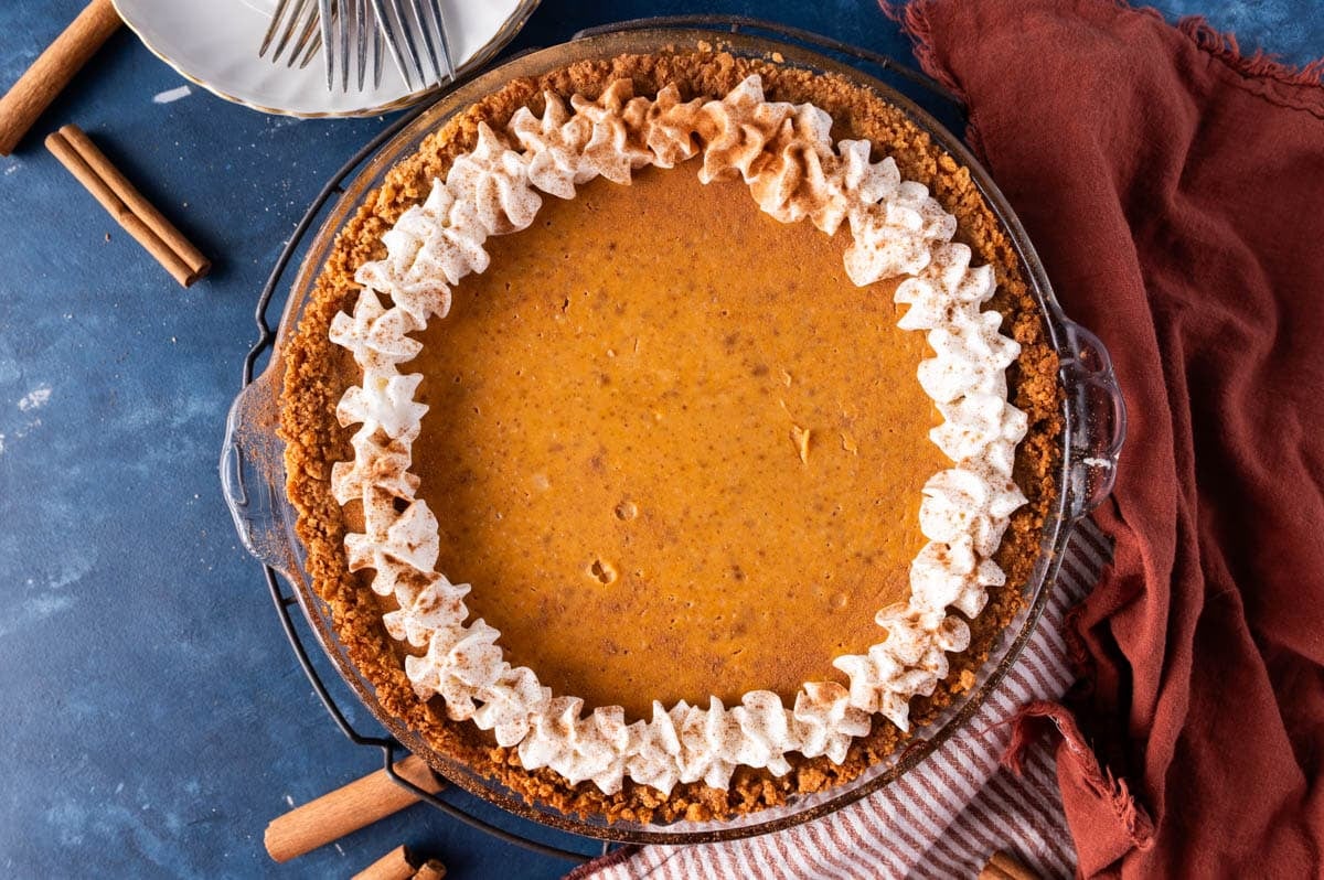 overhead view of graham cracker pumpkin pie