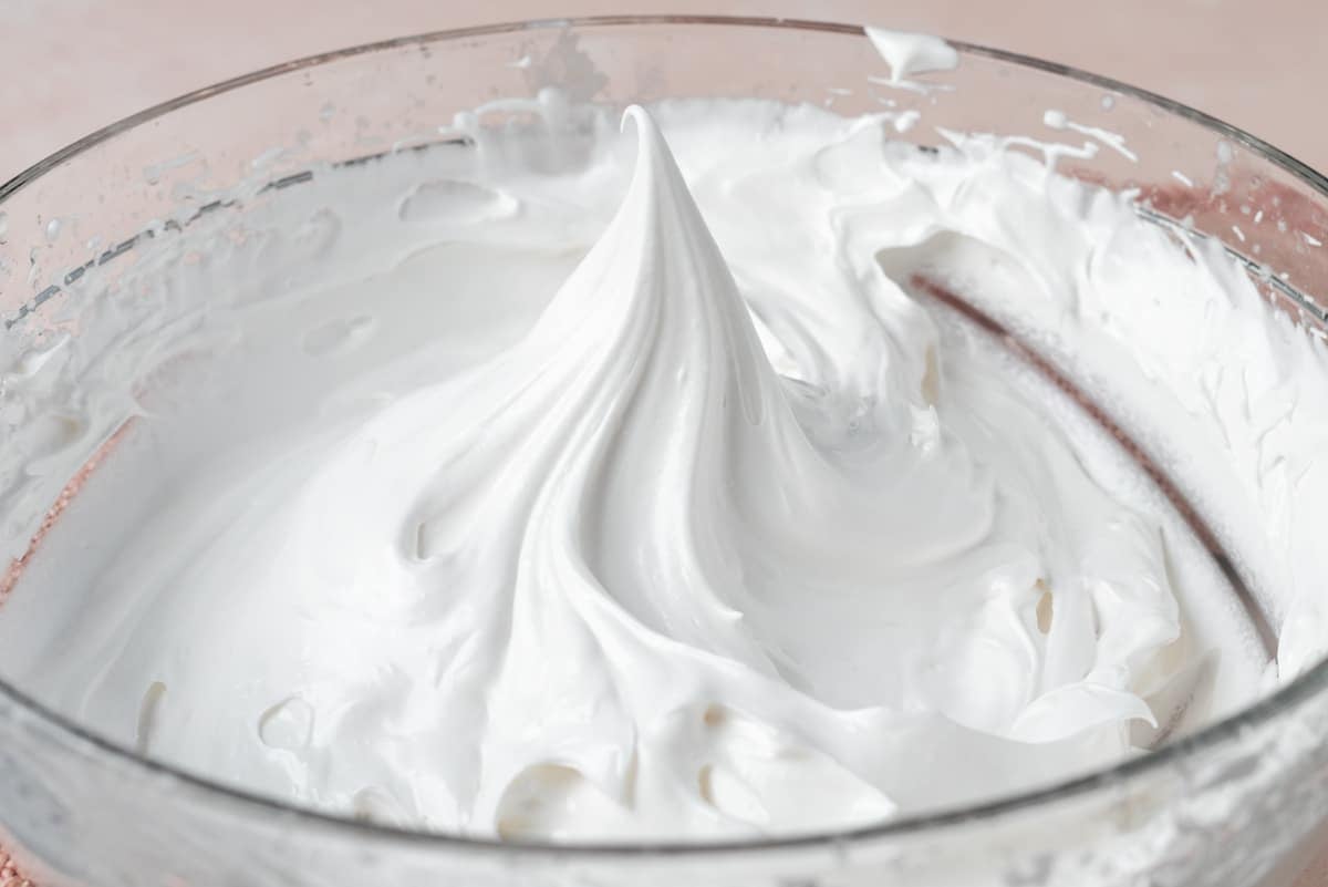 7 minute frosting in a bowl with a swirled peak