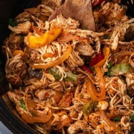 closeup of crockpot chicken fajitas