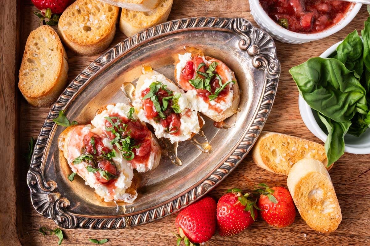 whipped feta crostini with strawberry basil jam