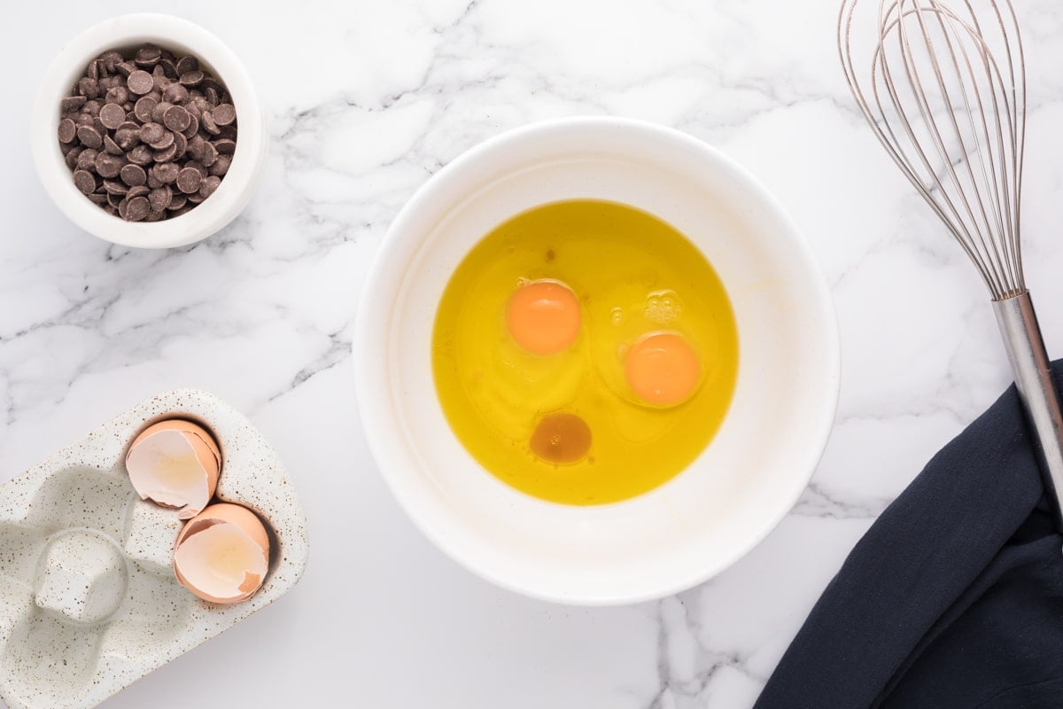 eggs and olive oil in a bowl